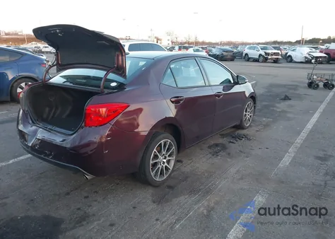 2017 Toyota Corolla Se Special Edition z USA, uszkodzony, nr VIN 5YFBURHE4HP642241